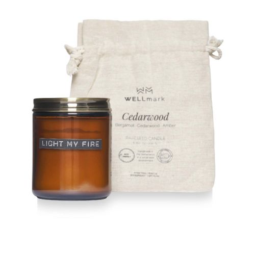 WELLMARK - Candela profumata al legno di cedro formato medio 
