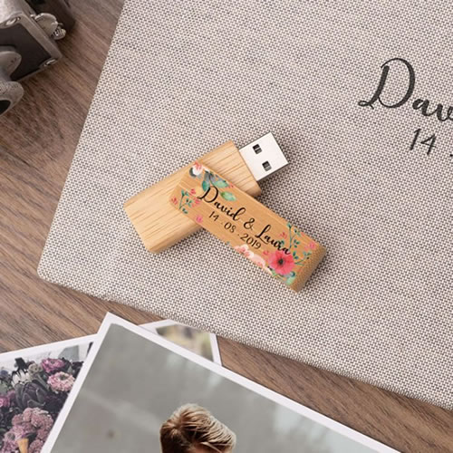 chiavette USB in legno con incisione